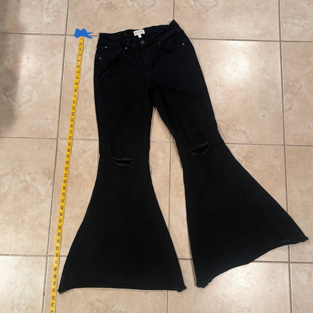 Shyanne Black Flared Women Jeans